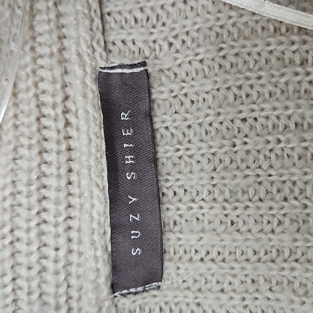 ■2 For $5 Suzy sheir Cardigan with toggle closure Beige knit size Medium - Picture 2 of 9